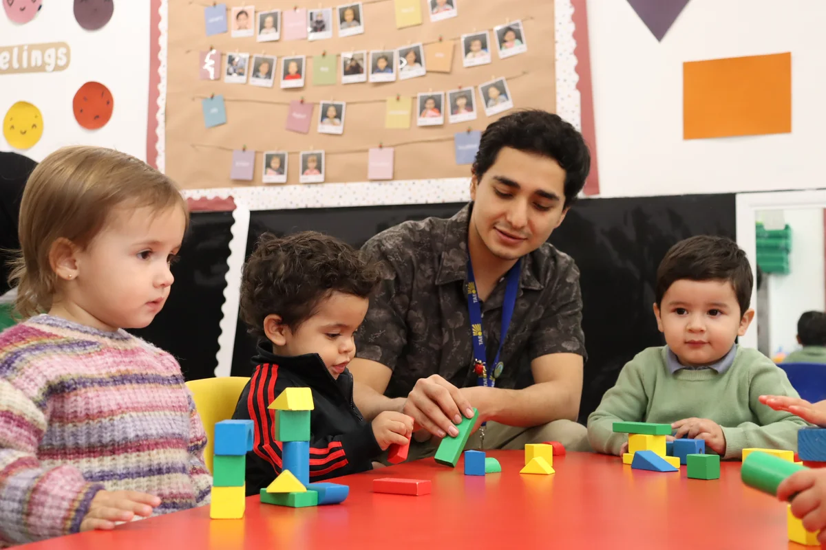 Parte de un grupo educativo global que prioriza el aprendizaje